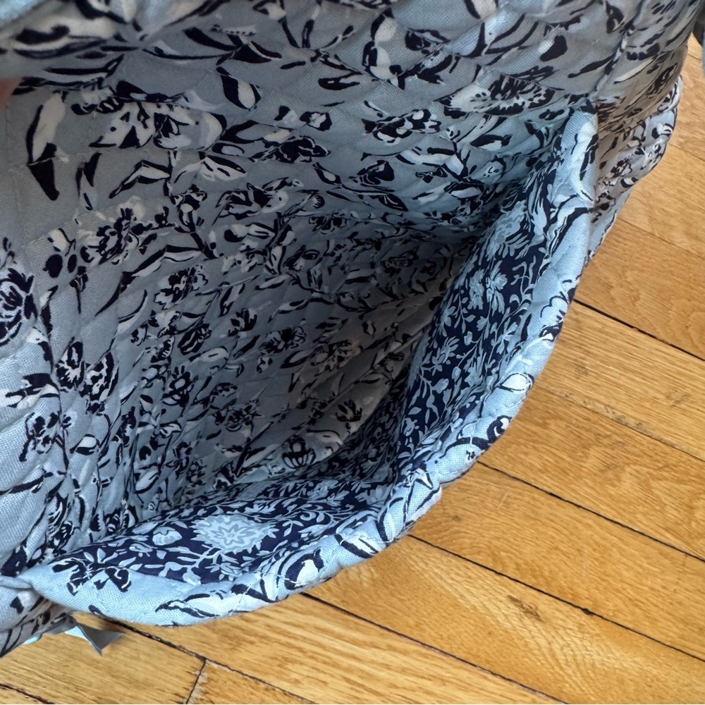 Vera Bradley Light Blue Floral Cotton Deluxe Travel Tote - Picture 11 of 14